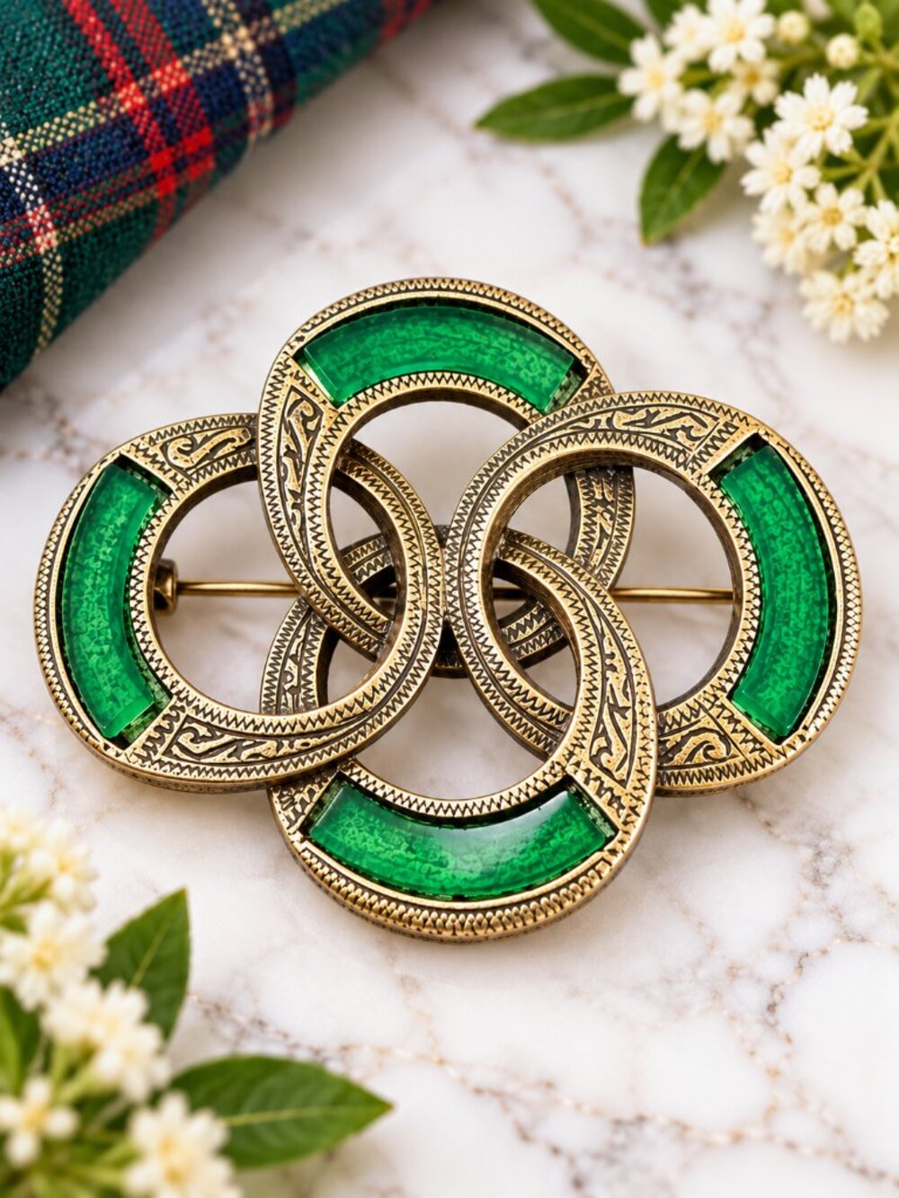 Vintage MIRACLE Scottish Celtic Knot Brooch | Green Glass | 1960s–70s